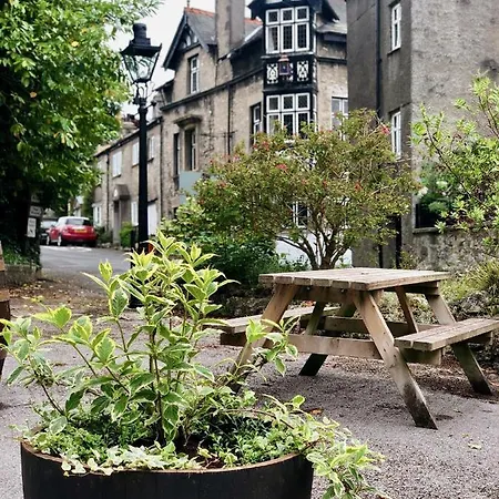 The Wheatsheaf At Beetham Hotel