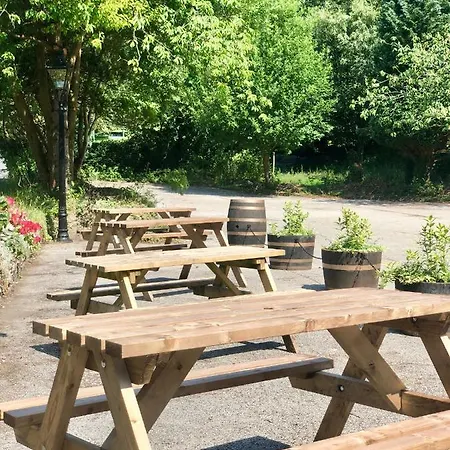 The Wheatsheaf At Beetham 3* Sandside (Beetham)