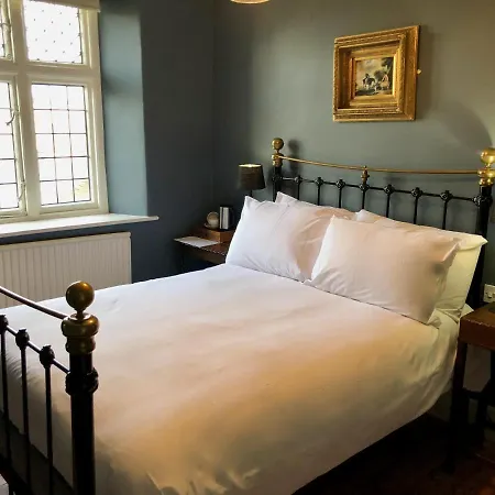 The Wheatsheaf At Beetham Szálloda 3*