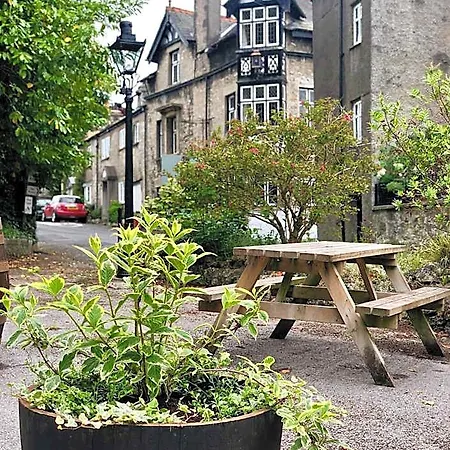 The Wheatsheaf At Beetham Hotell 3*