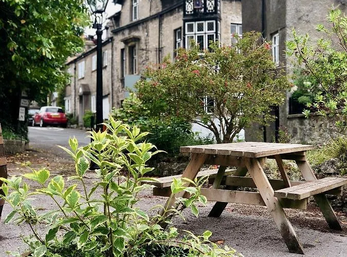 The Wheatsheaf At Beetham Hotel