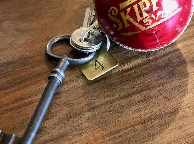 Hotel The Wheatsheaf At Beetham 3*