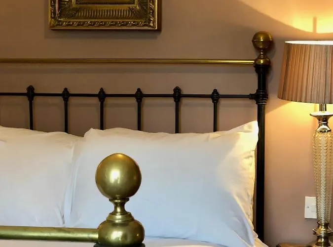 The Wheatsheaf At Beetham Hotel